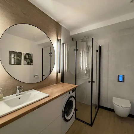 Apartament Z Ogrodkiem Nefryt Marynarska דירה