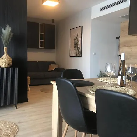 Apartament Z Ogrodkiem Nefryt Marynarska * סרבינובו